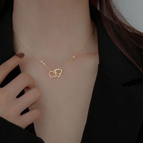 18K Gold-Plated Double Heart Necklace Elegant and Timeless Jewelry Mother's Day - Picture 2 of 7